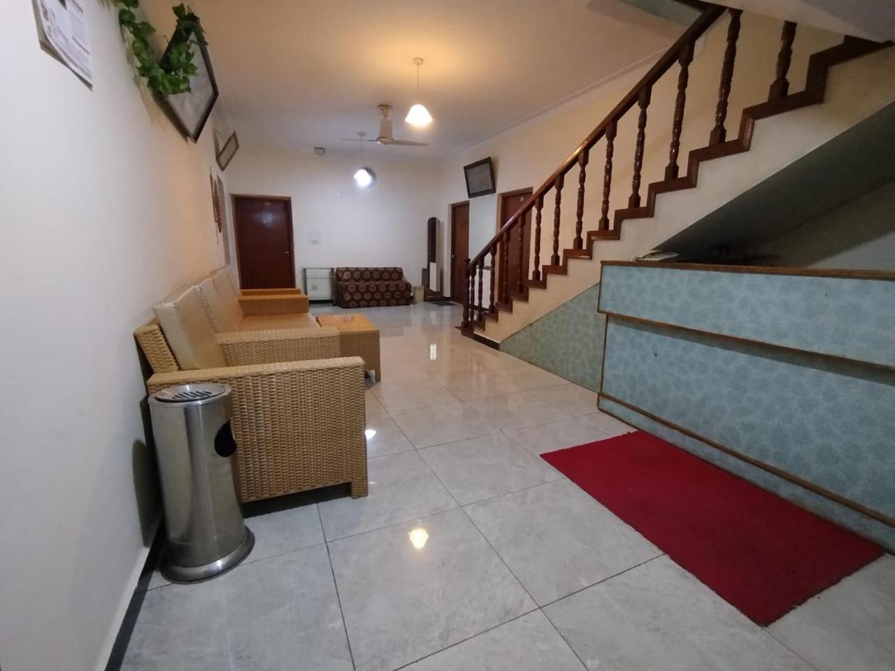 Alaf Laila Guest House Abbottabad Exterior photo