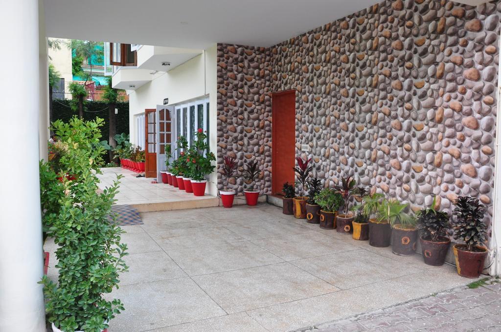 Alaf Laila Guest House Abbottabad Exterior photo